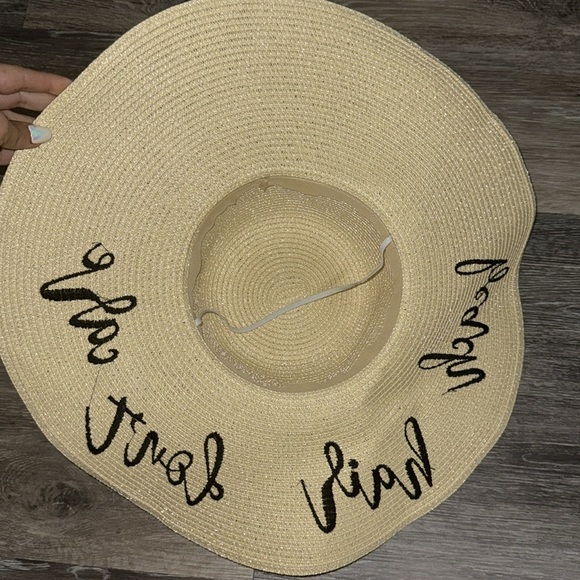 “Beach Hair Don’t Care” Sunhat - Picture 4 of 4